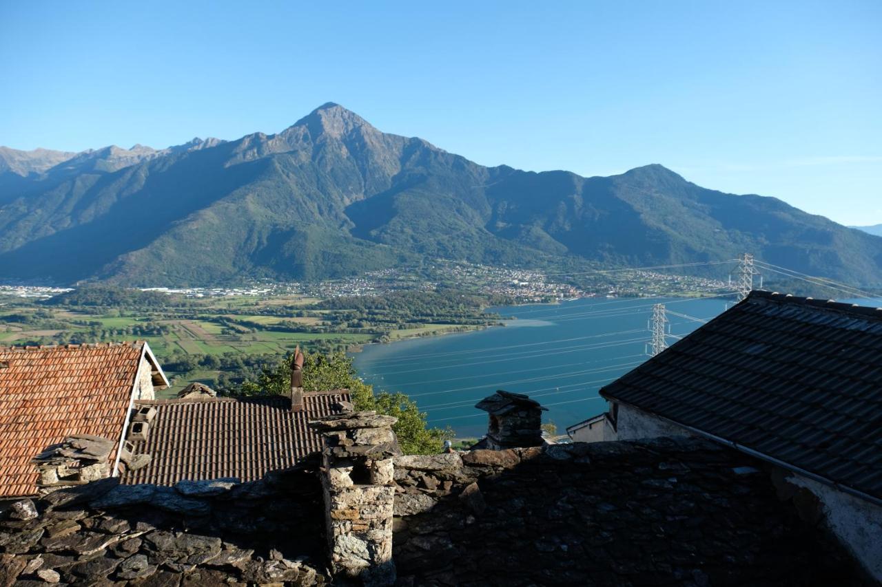 Appartamenti Montemezzo Le Case In Pietra Sorico Luaran gambar